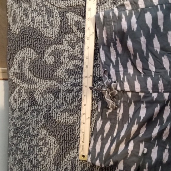 Patagonia  Mens Wavefarer  BoardShorts with Unique Pattern Swim Trucks Size 31 - Picture 6 of 8